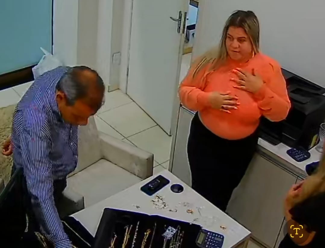 Casal furta várias peças de joias em shopping de Maringá