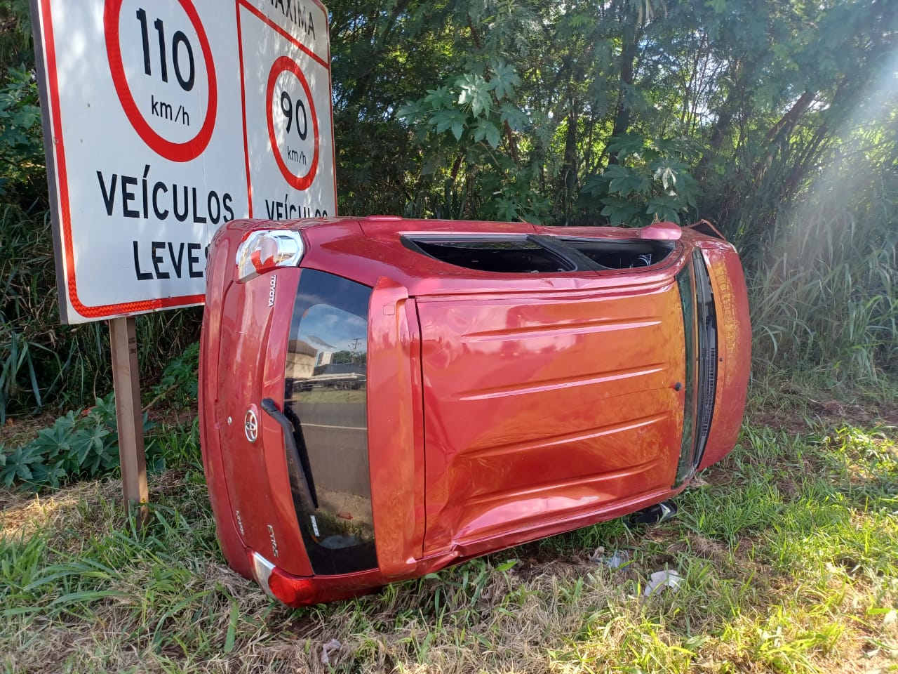 Motorista abandona veículo após sofrer acidente na rodovia de Iguatemi