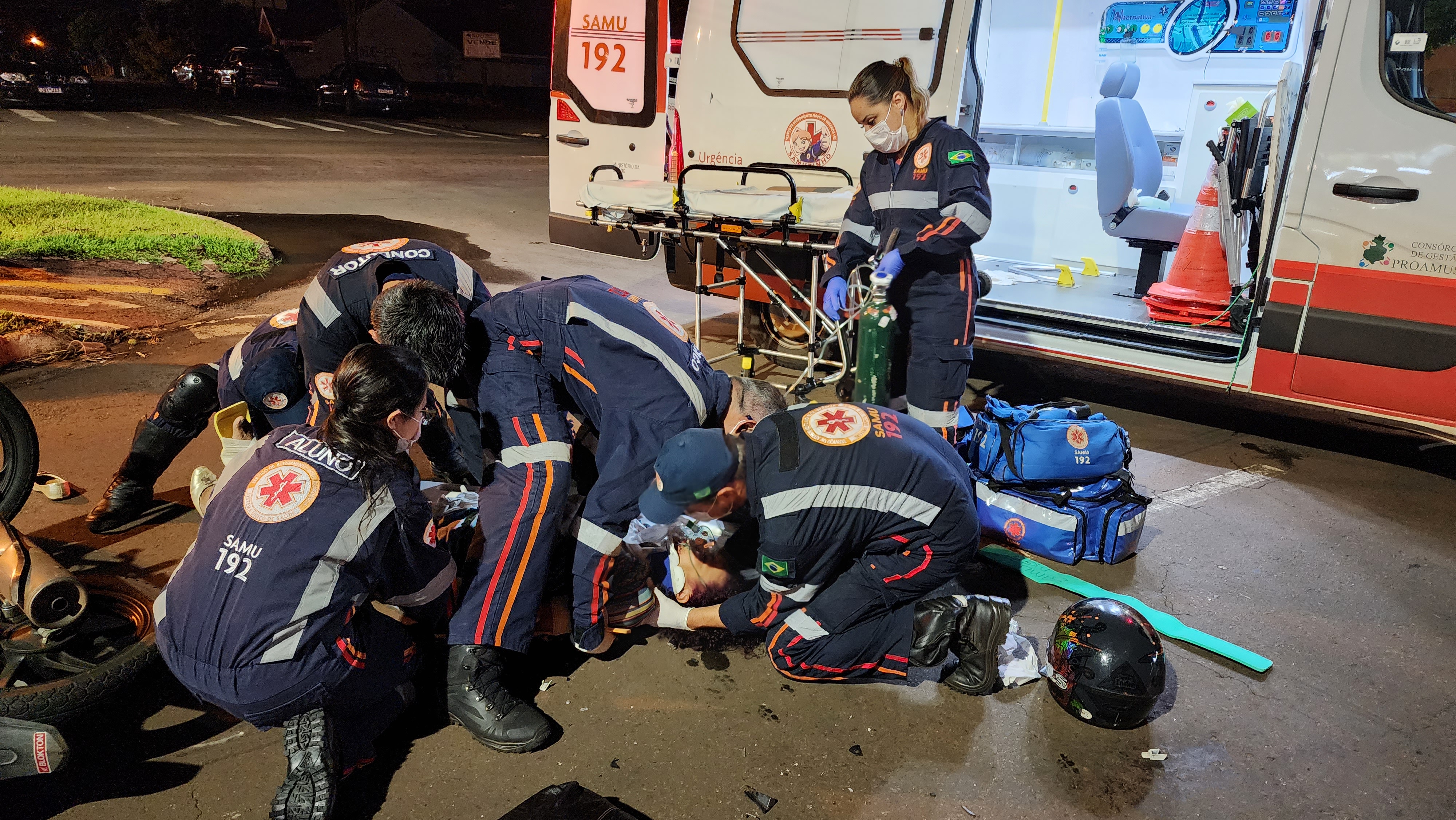 Mulher sofre ferimentos graves ao sofrer acidente na Avenida Mandacaru 