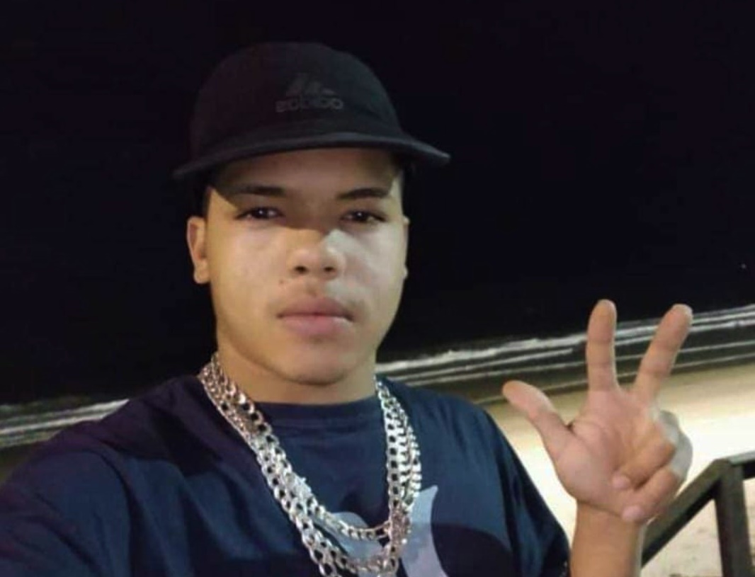 Rapaz de 18 anos envolvido em homicídios é morto enquanto jogava sinuca em tabacaria