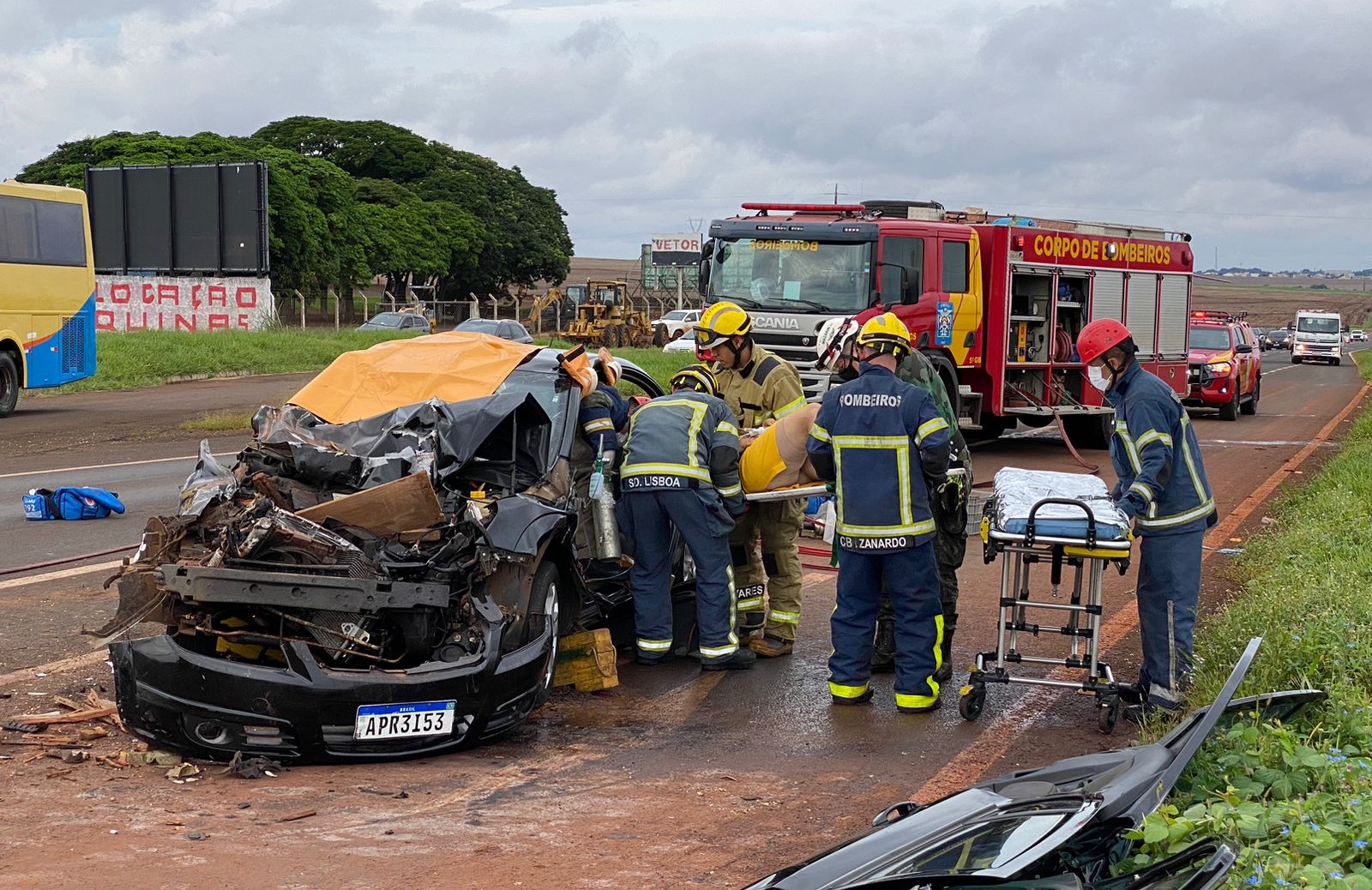 Quatro pessoas ficam feridas em acidente grave na rodovia PR-317.