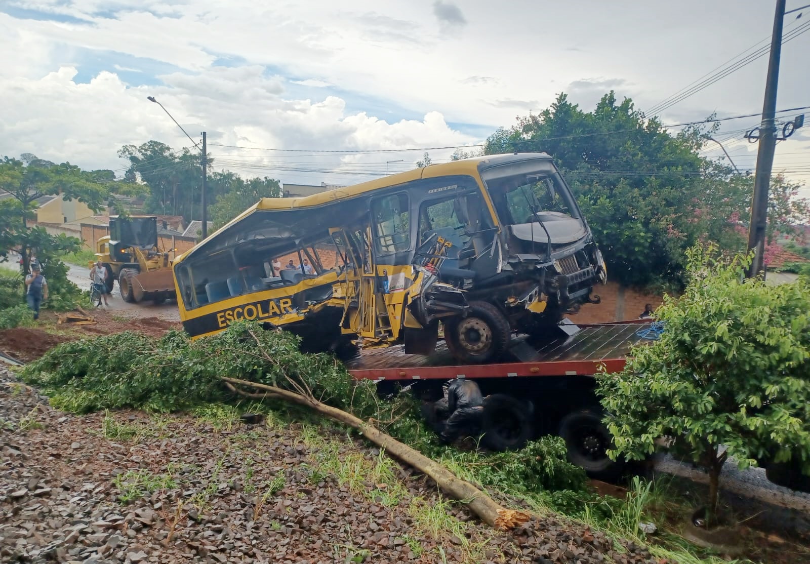 Ônibus da Apae de Jandaia do Sul estava com licença vencida.