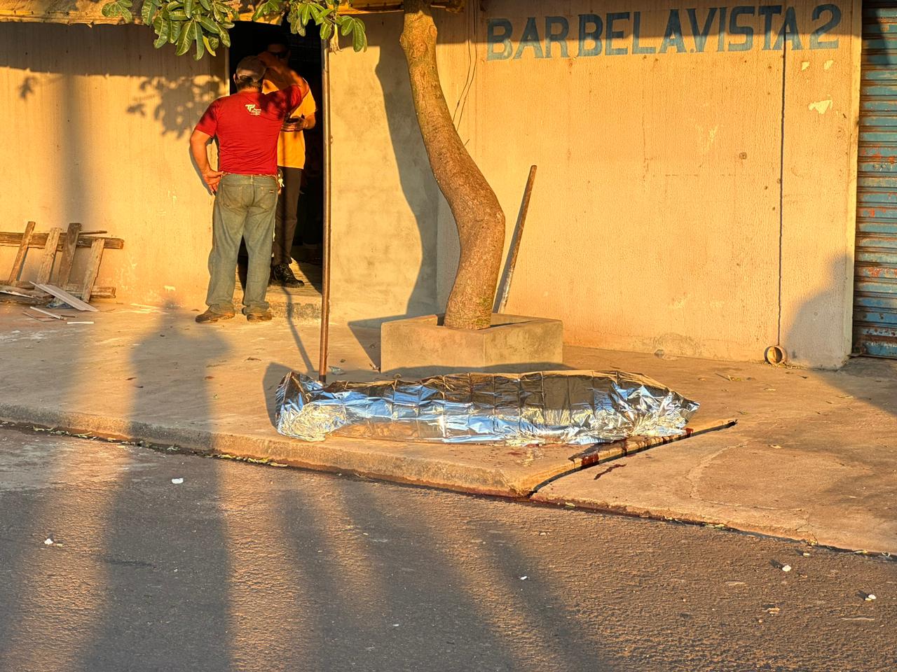 Rapaz com dois mandados de prisão é executado em plena luz do dia em Sarandi.