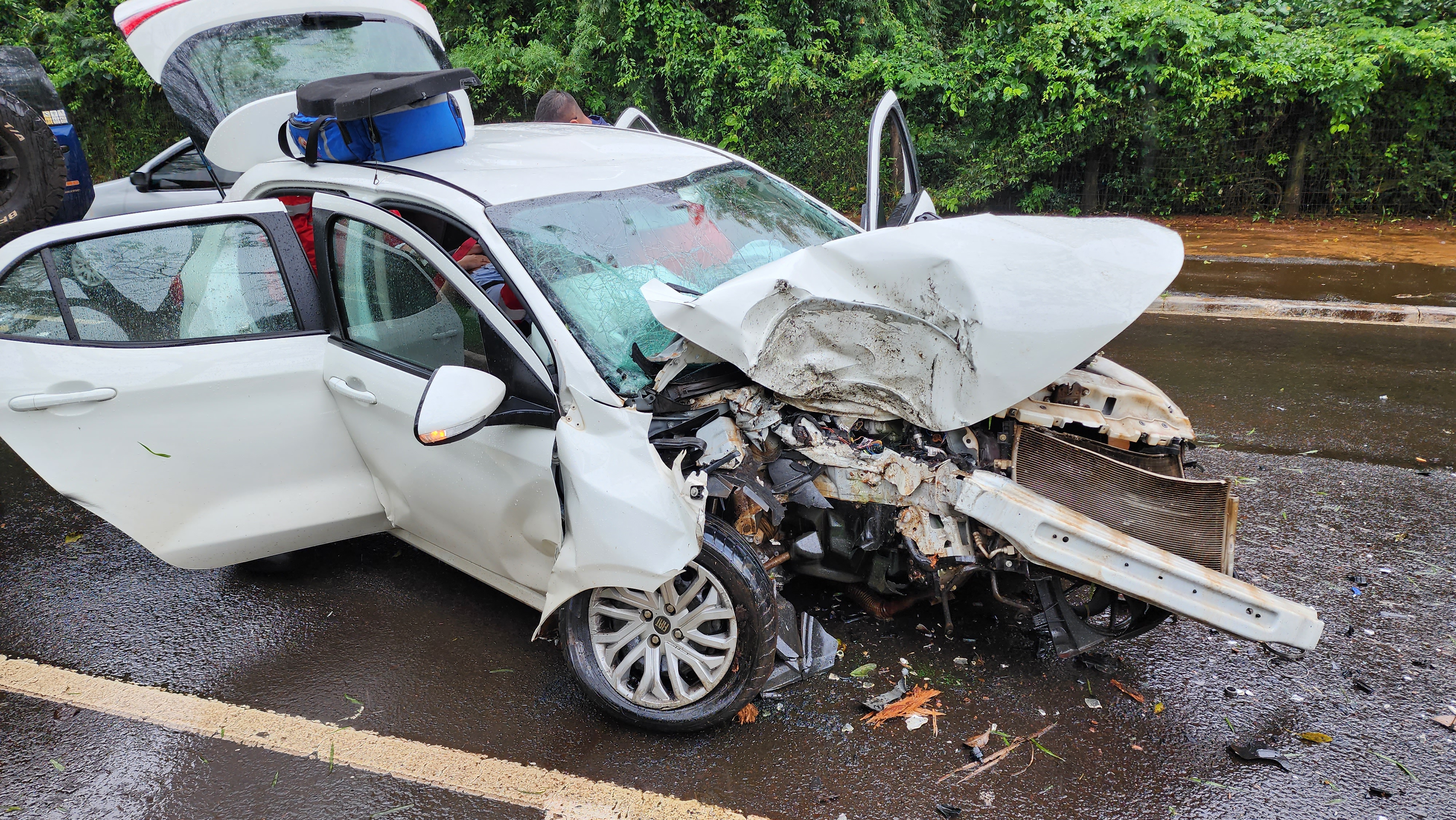 Mulher de 21 anos sofre acidente grave na Avenida JK em Maringá