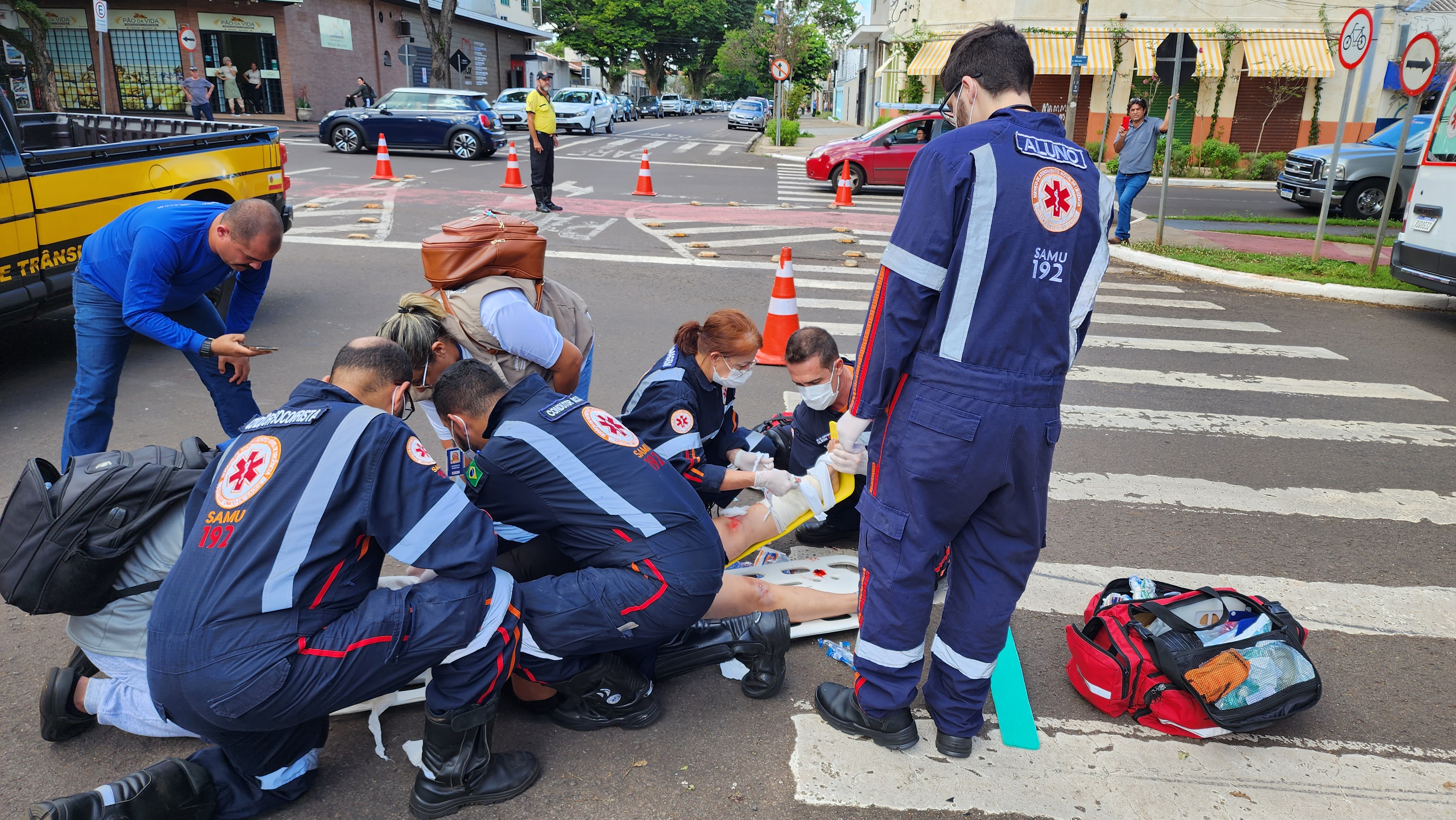 Motociclista fica gravemente ferida em acidente na Vila Operária em Maringá