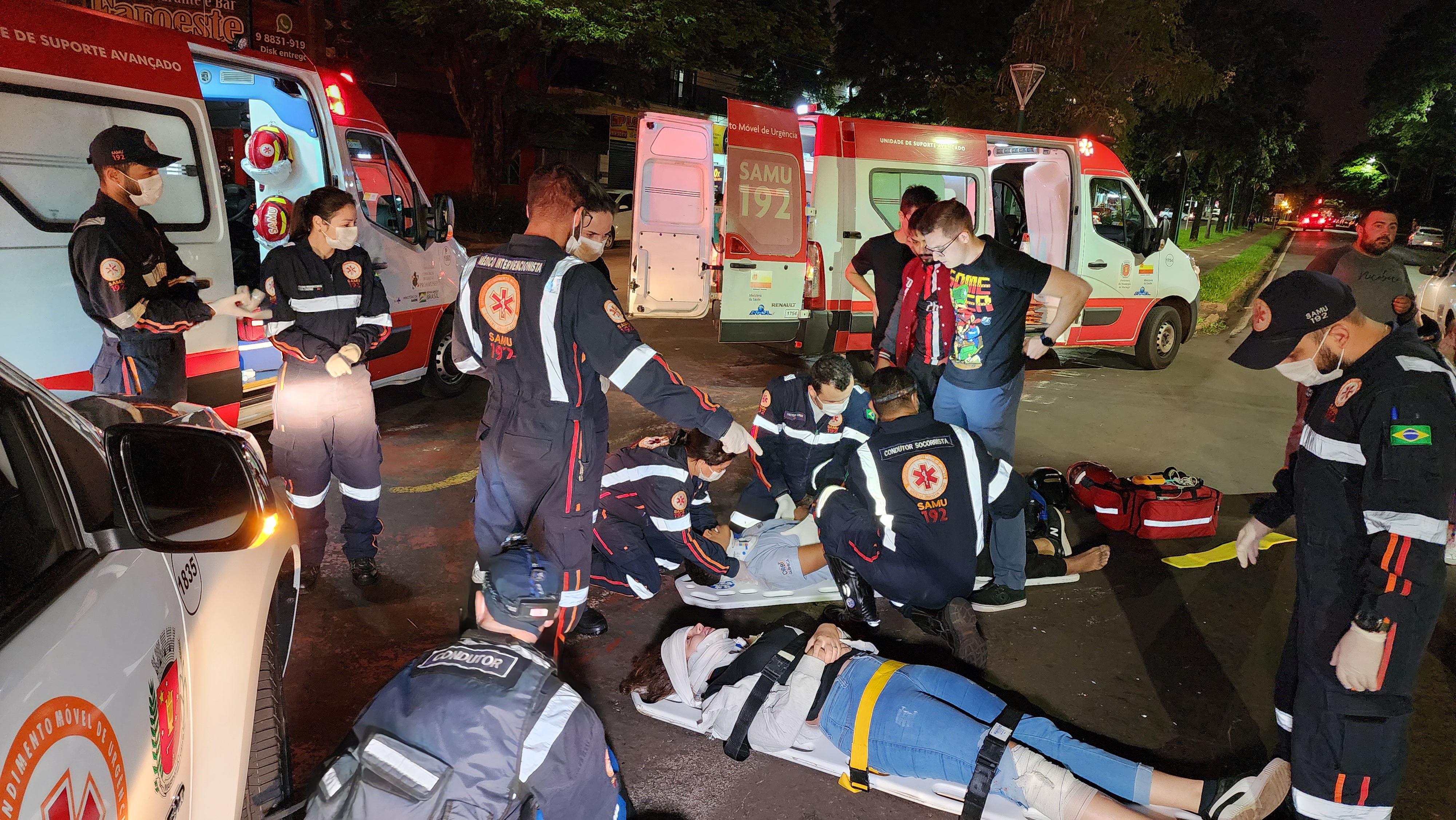 Casal sofre acidente grave na Avenida Mandacaru