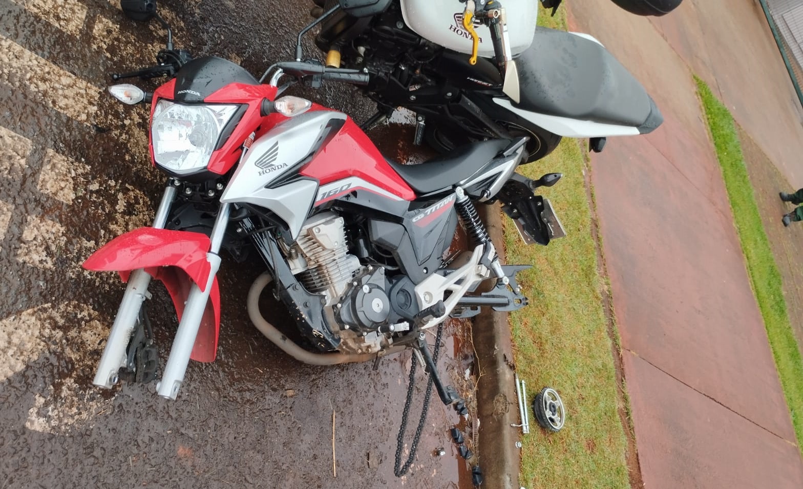 Rodas de motocicleta são furtadas em avenida movimentada de Maringá