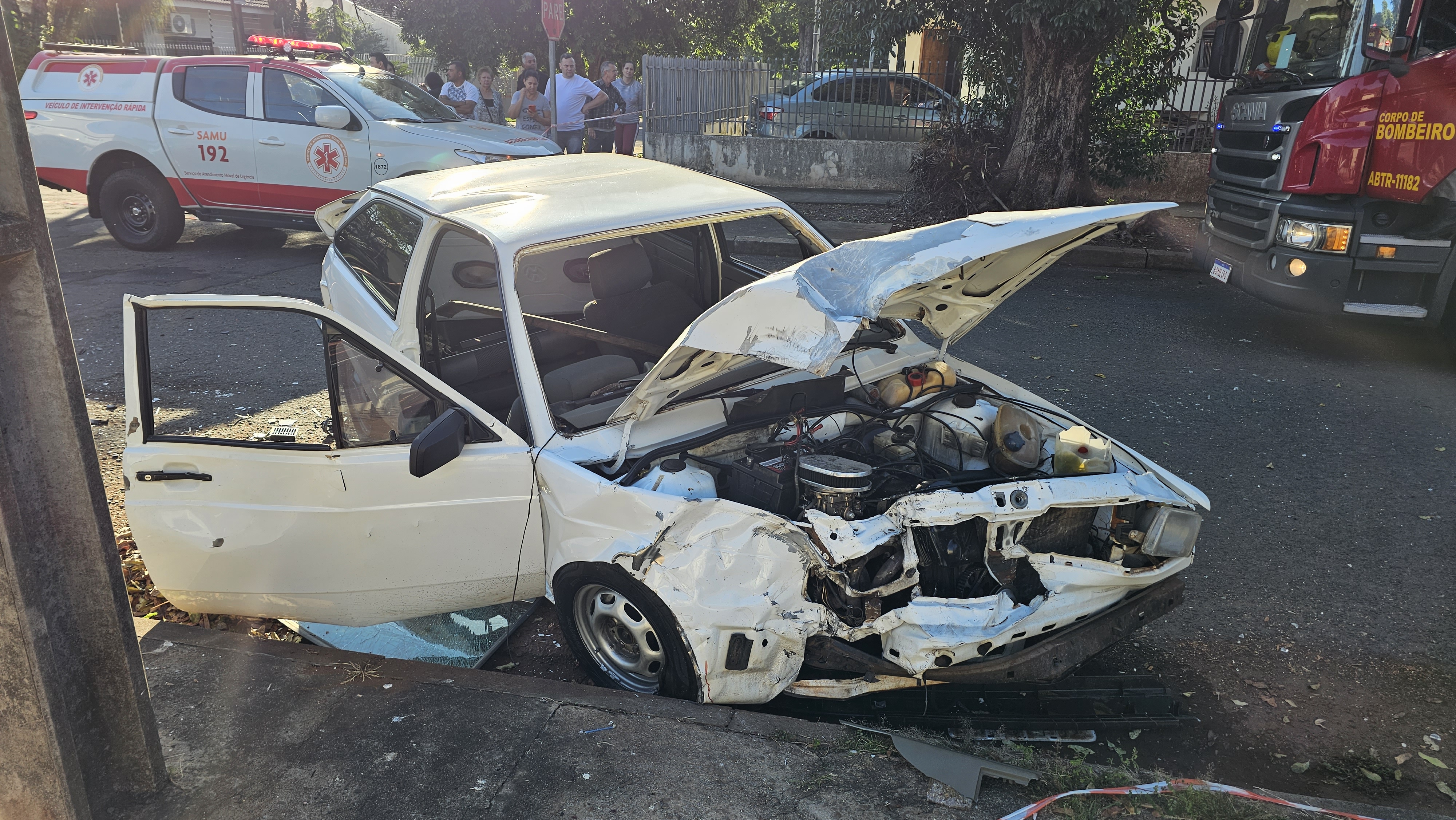 Quatro pessoas ficam feridas em acidente no Parque das Bandeiras em Maringá