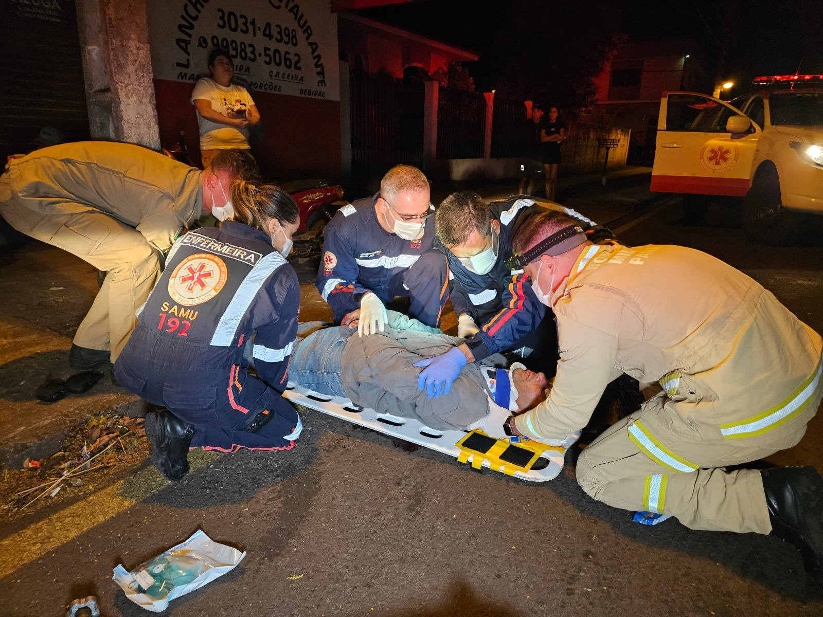 Motociclista fica ferido ao bater contra poste no Conjunto Sanenge