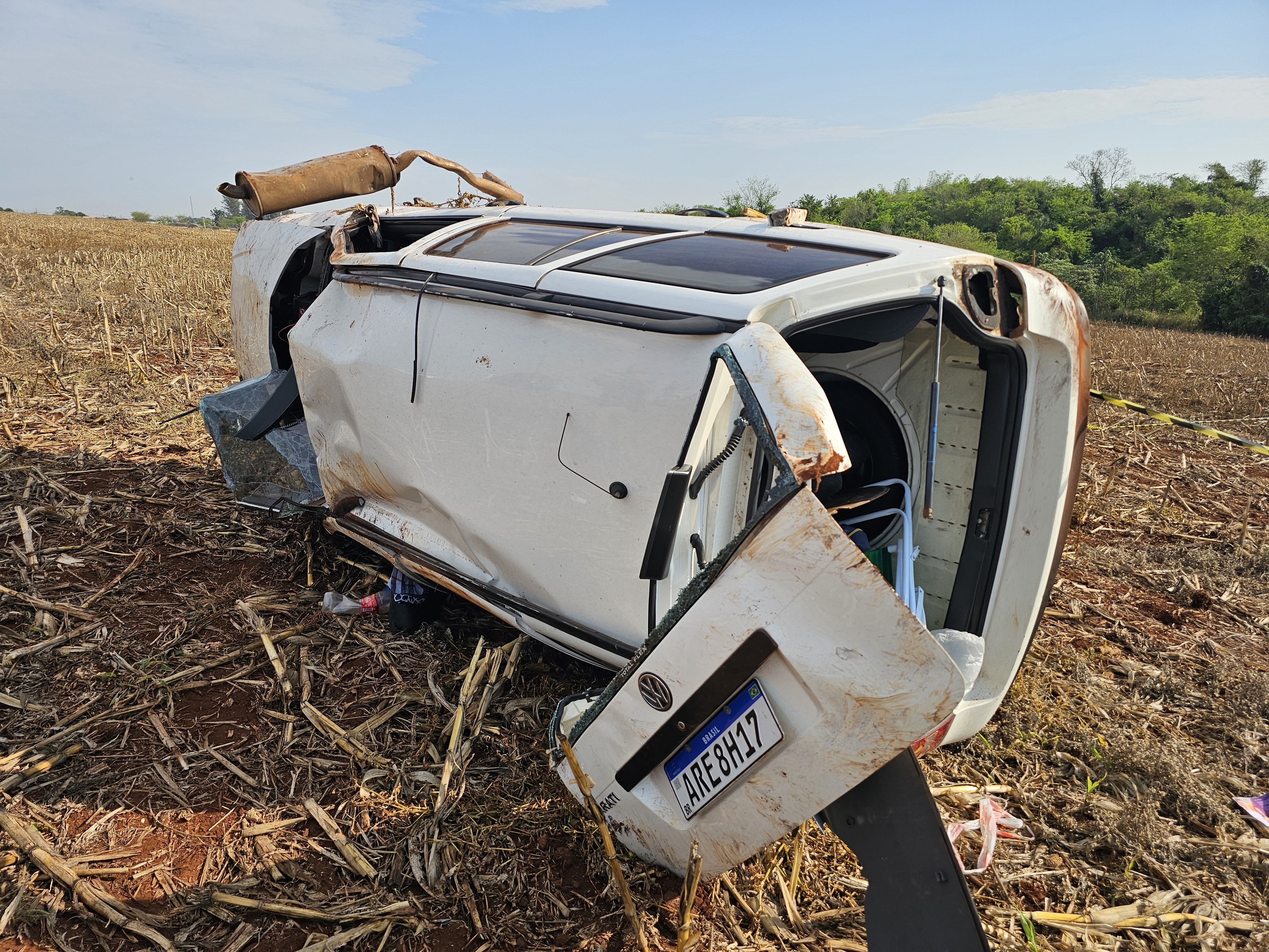 Professora morre ao capotar carro na rodovia de Floresta