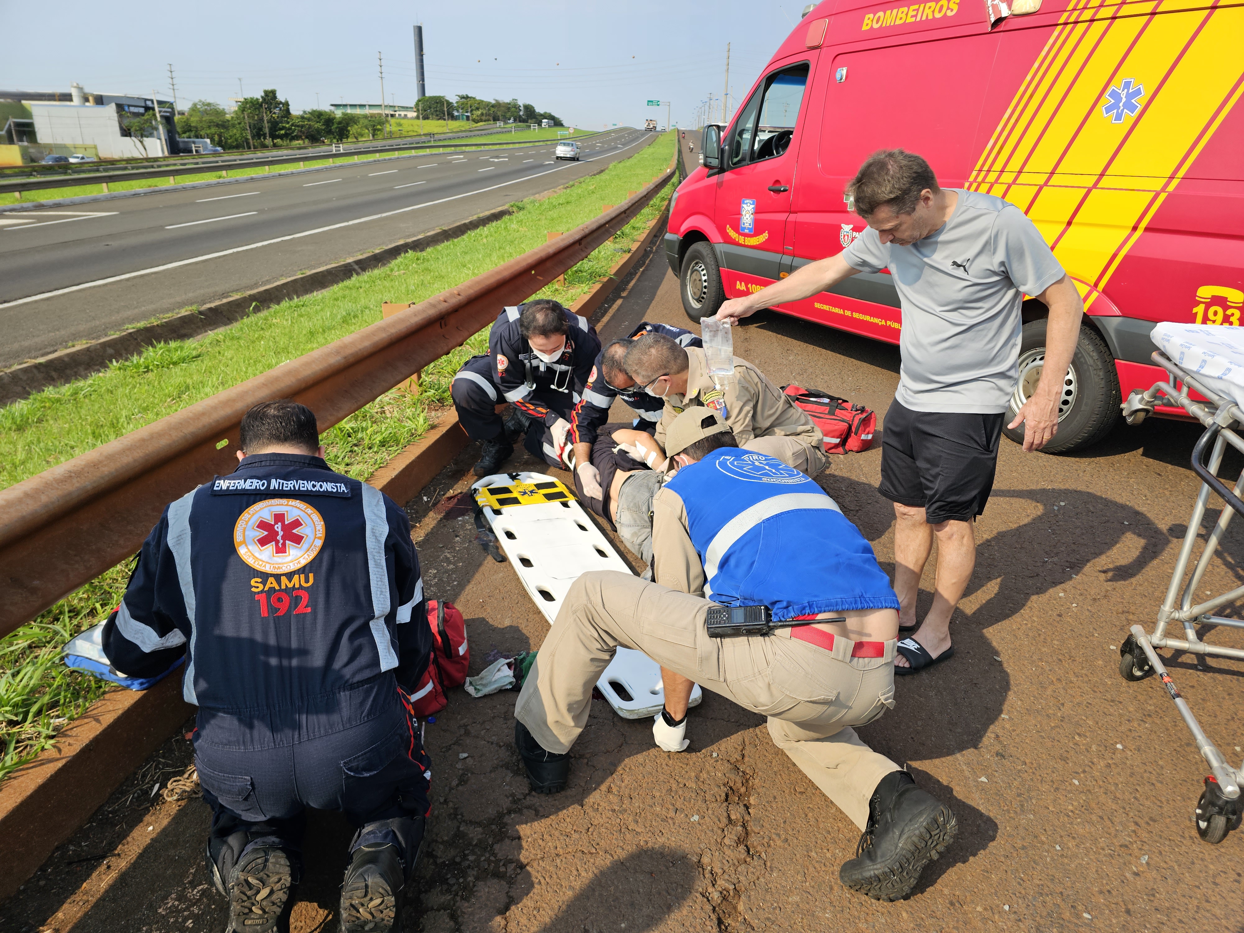 Pedestre sofre acidente grave ao ser atropelado por caminhão em Maringá