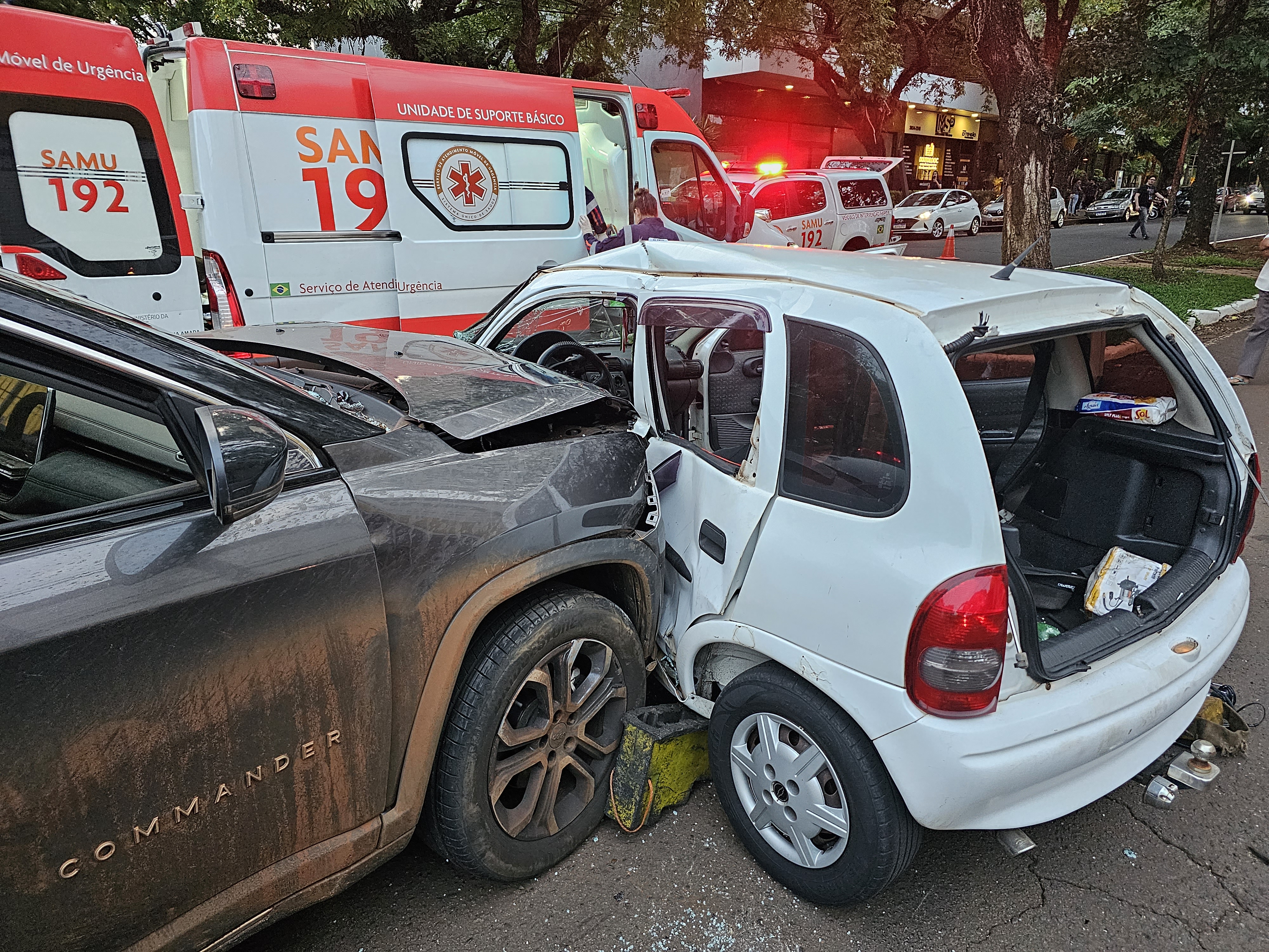 Homem de 54 anos fica ferido ao sofrer acidente na Avenida Carneiro Leão