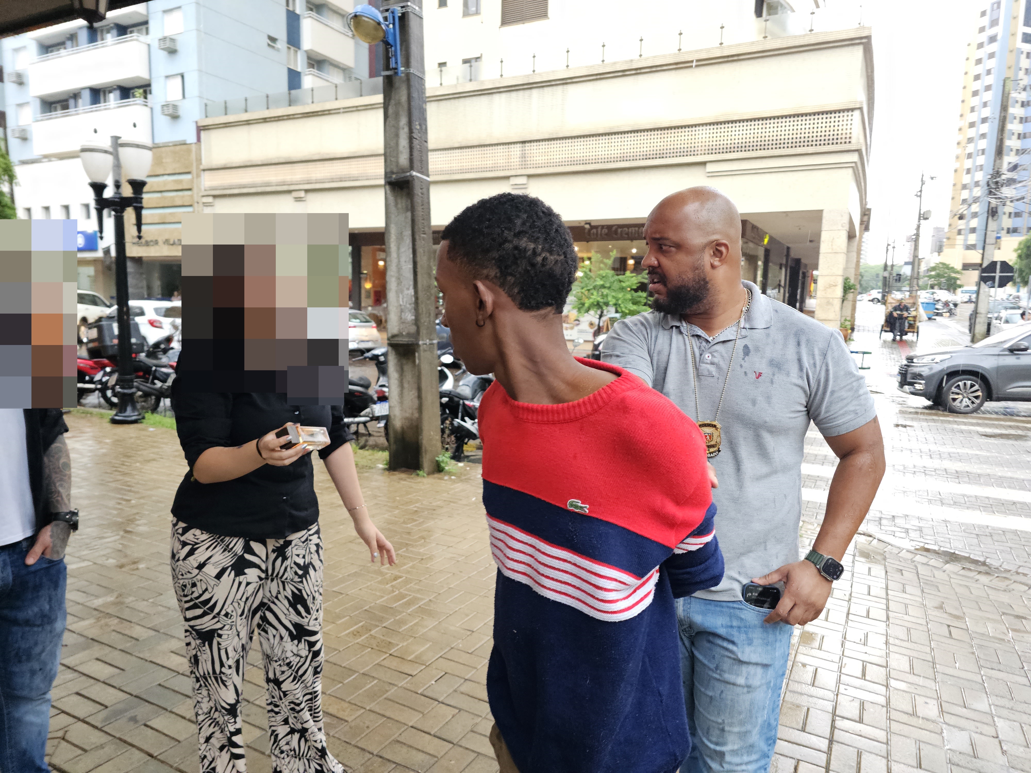 Polícia Civil prende gangue que intoxicava pessoas com perfumes falsificados no centro da cidade