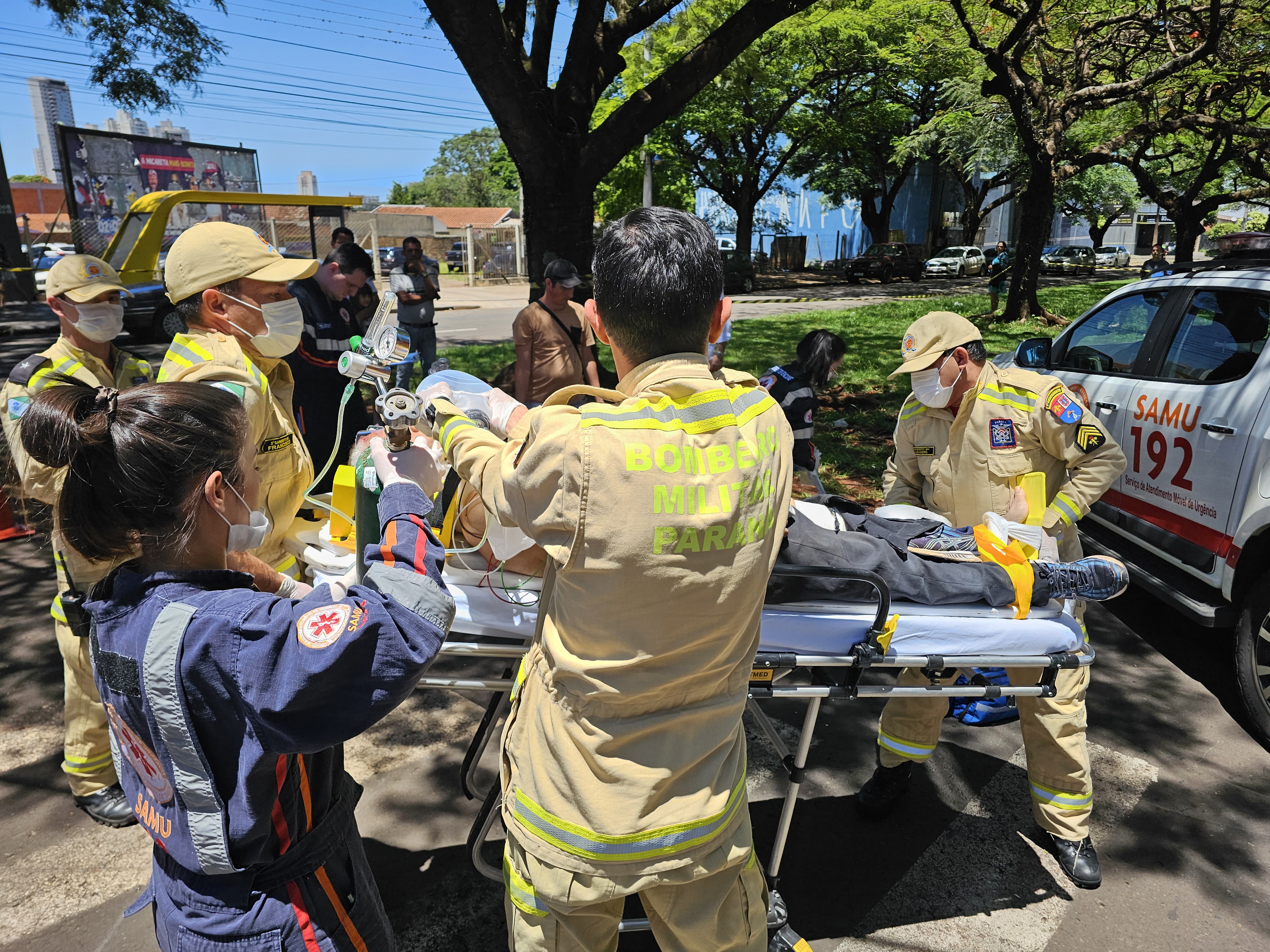 Sorveteiro de 82 anos é entubado após ser atropelado por motoboy em Maringá. 