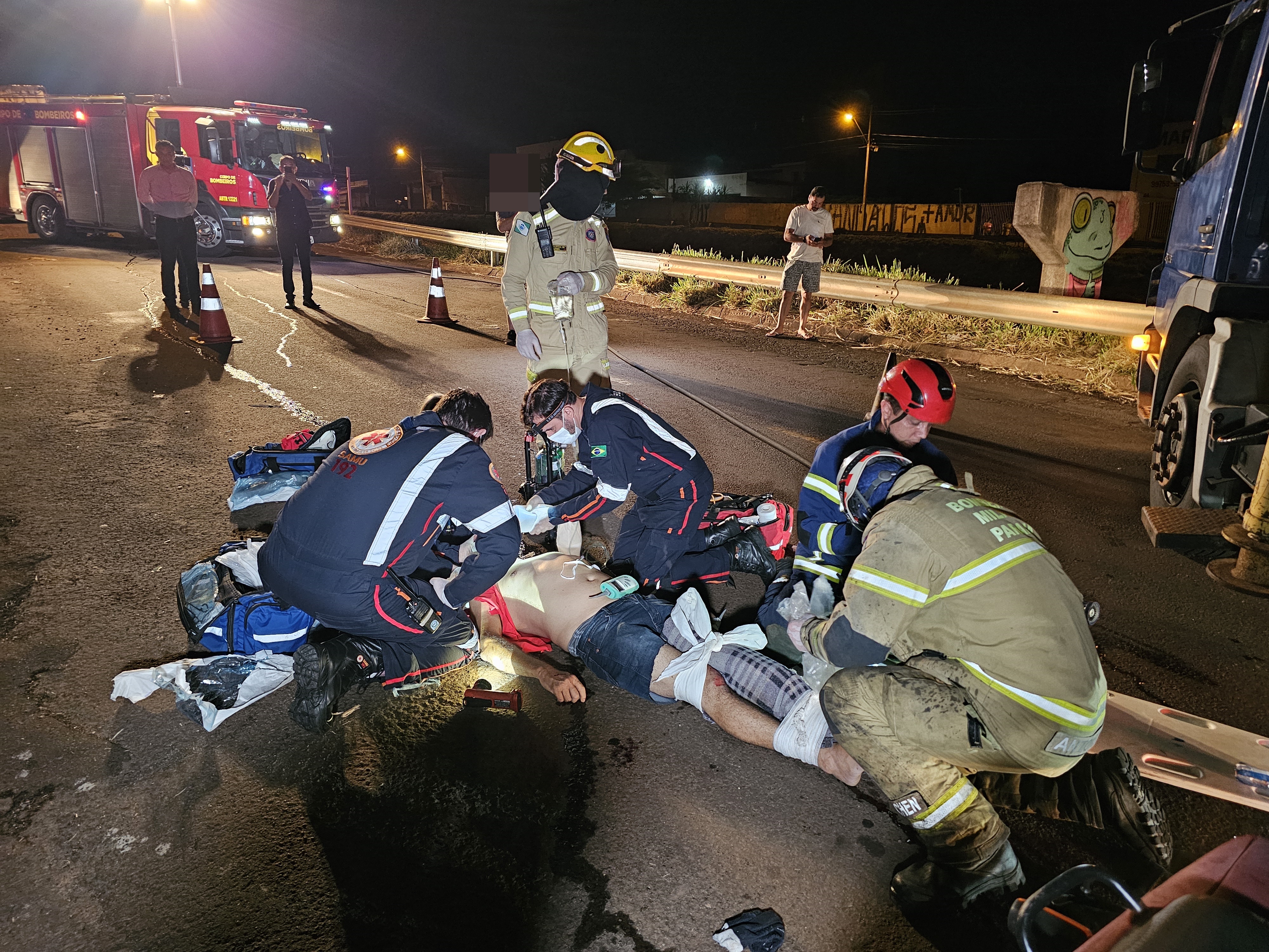 Motociclista de 55 anos sofre acidente gravíssimo na marginal do Contorno Norte