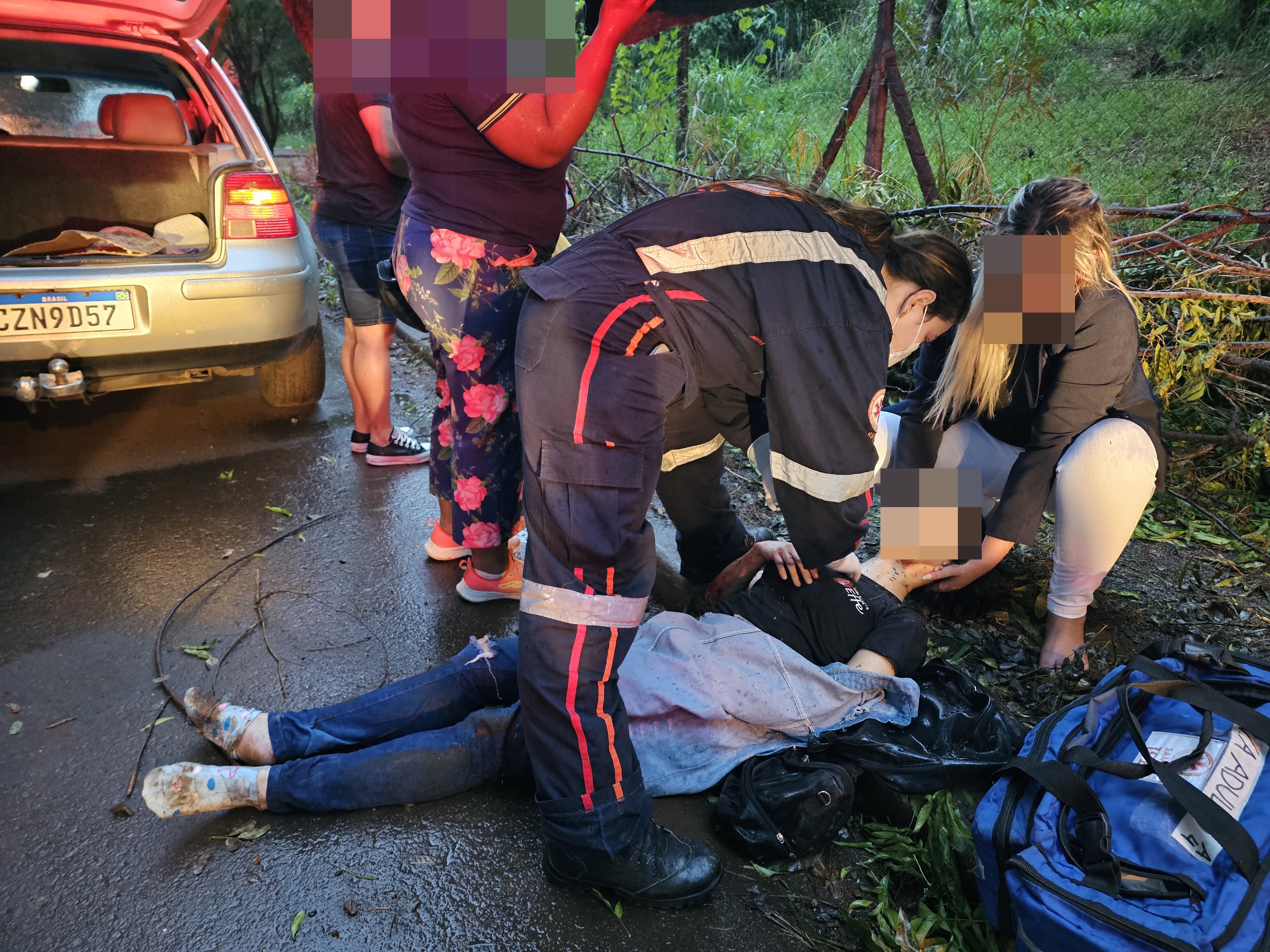 Mulher fica ferida ao ser atropelada por carro na zona 7