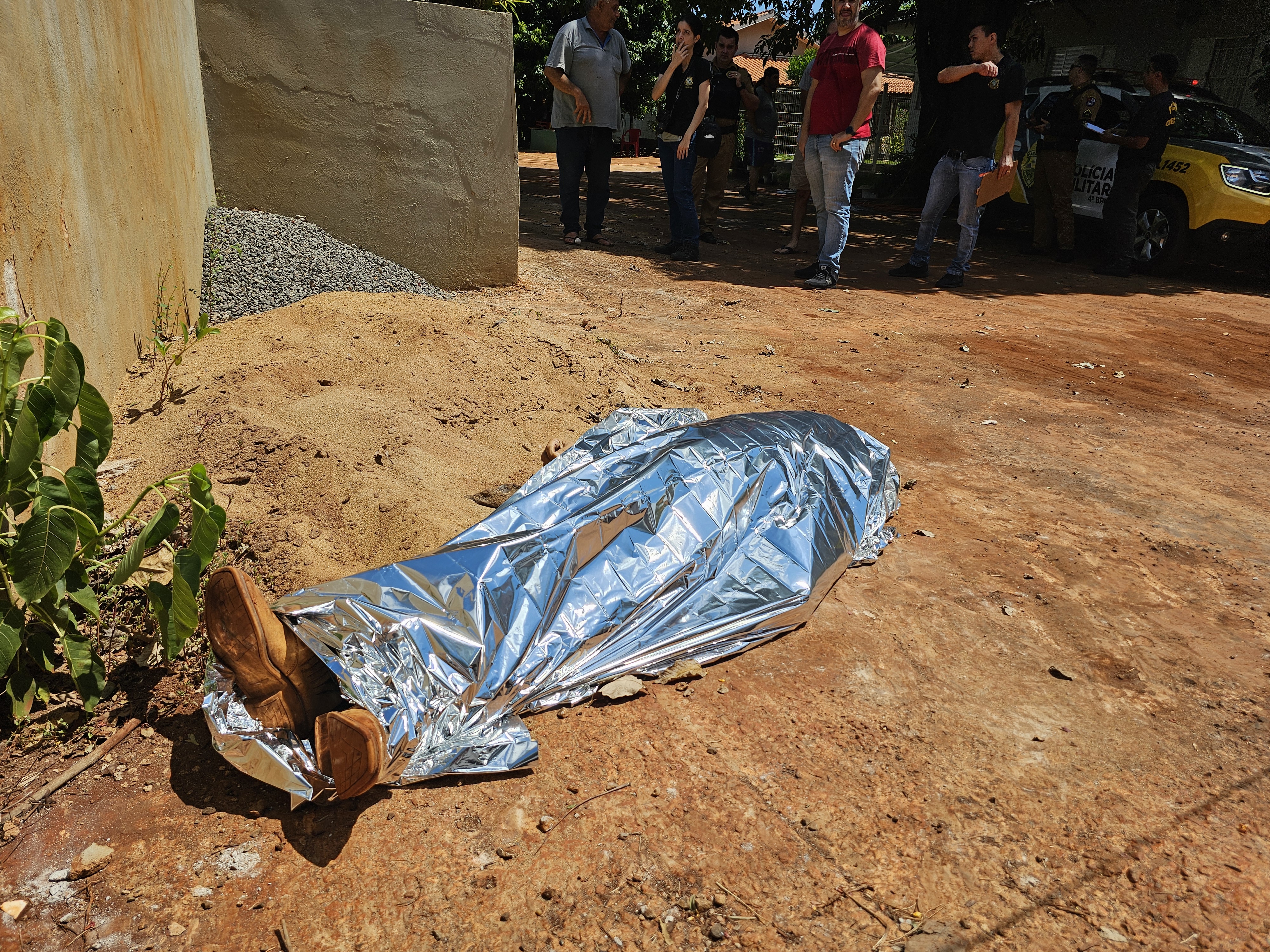 Trabalhador de 55 anos morre eletrocutado após caçamba de caminhão encostar em fio de alta tensão