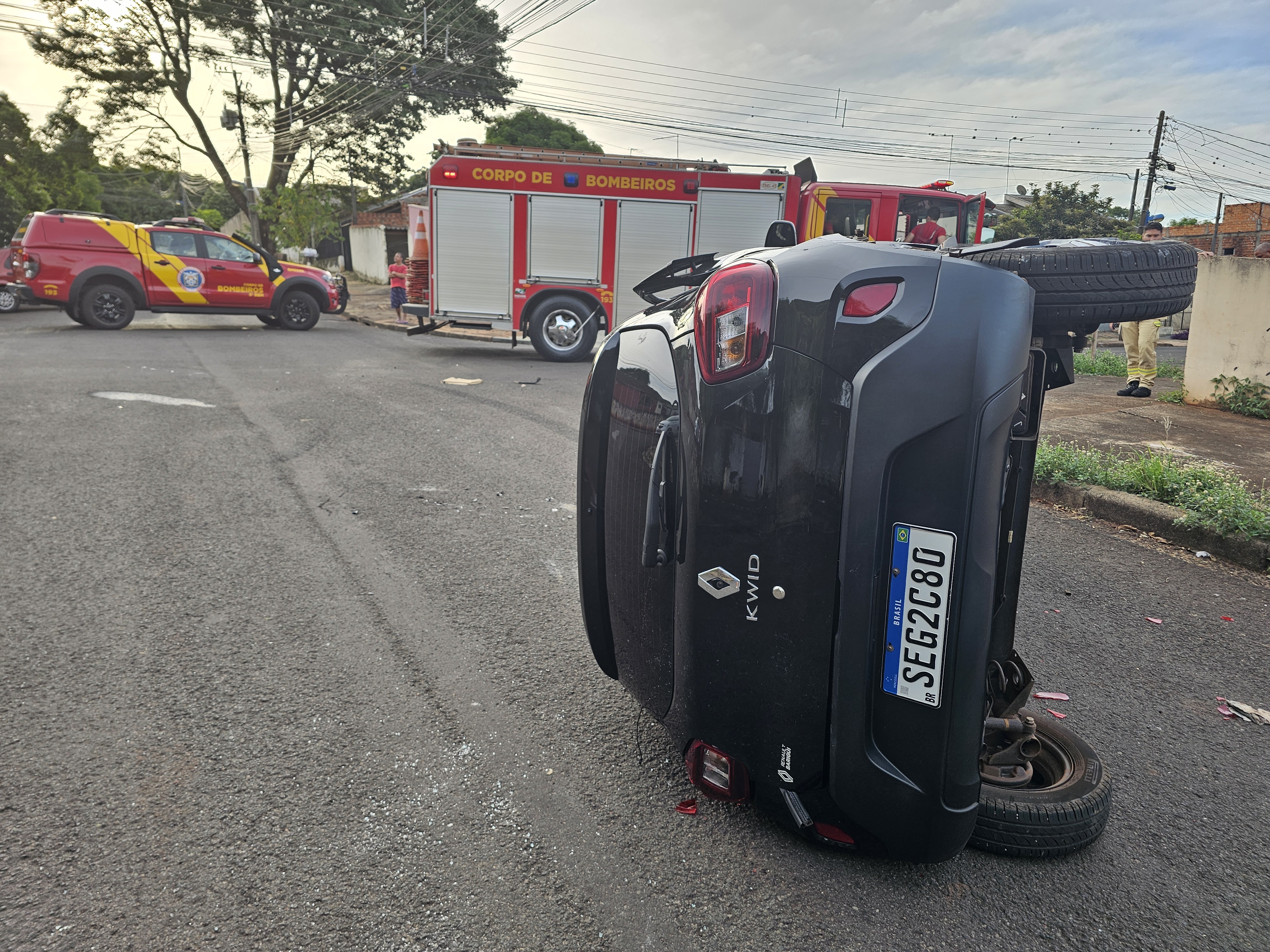 Mãe e filho ficam feridos em acidente no Jardim Alvorada