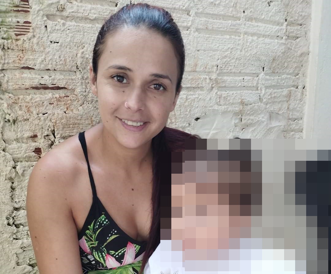 Mulher que sofreu acidente após caminhão invadir preferencial morre no hospital