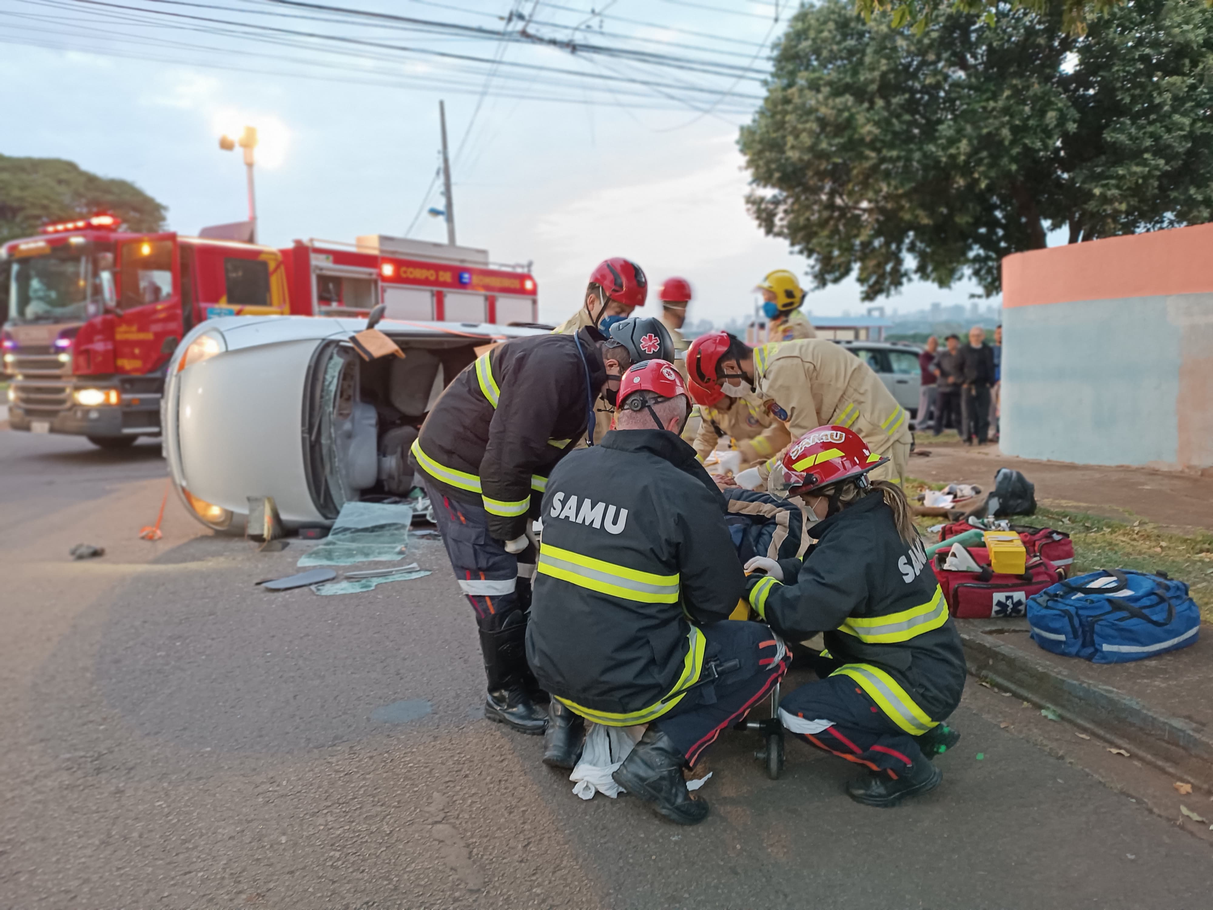 Homem fica ferido ao sofrer acidente no Jardim Pinheiros em Maringá