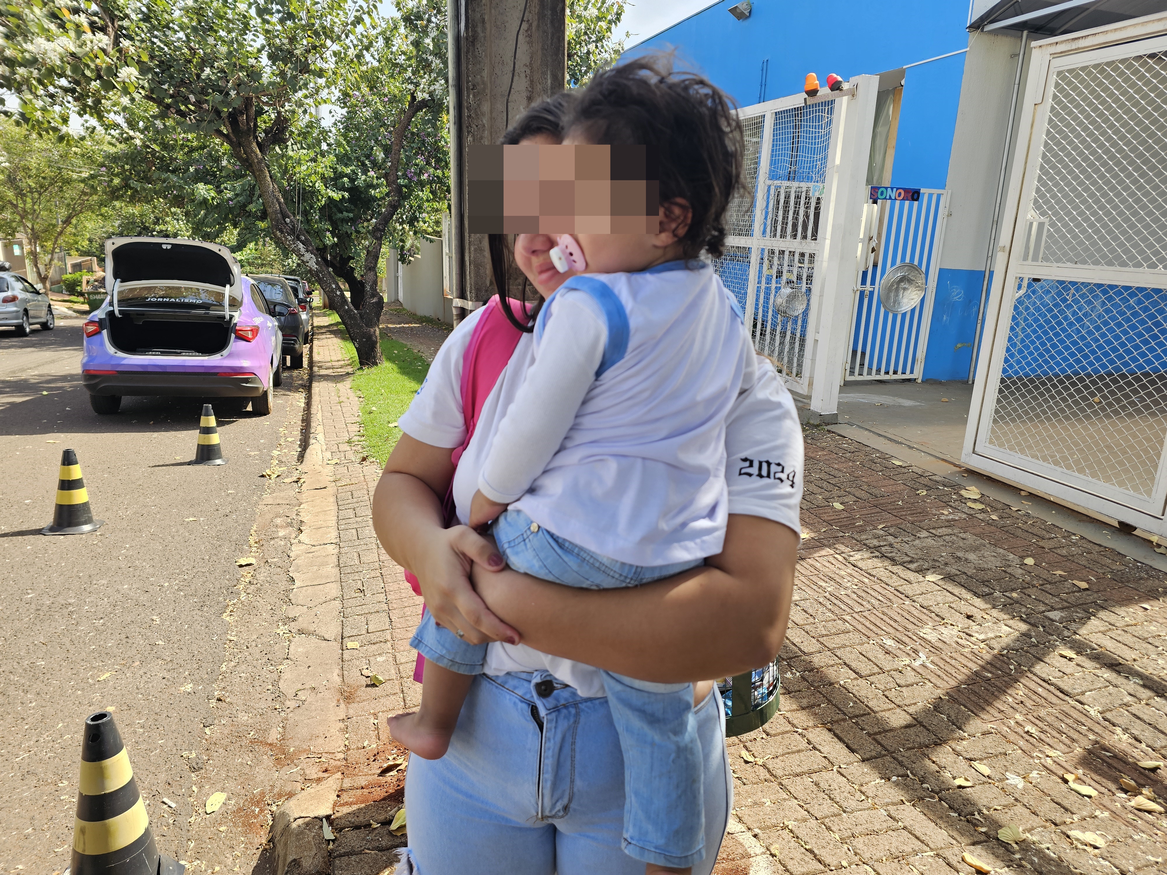 Bebê de 1 ano e 7 meses é agredida por educadora de CMEI