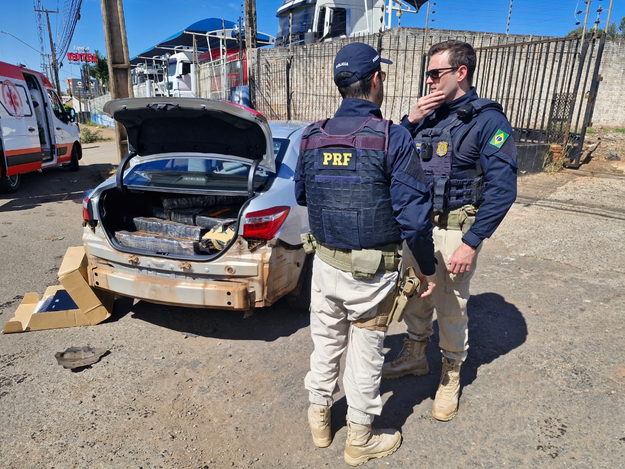 Homem que transportava maconha se envolve em acidente durante perseguição policial