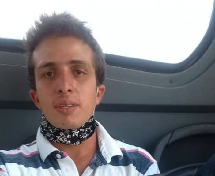 Jovem de 22 anos é assassinado na frente do pai na cidade de Paiçandu