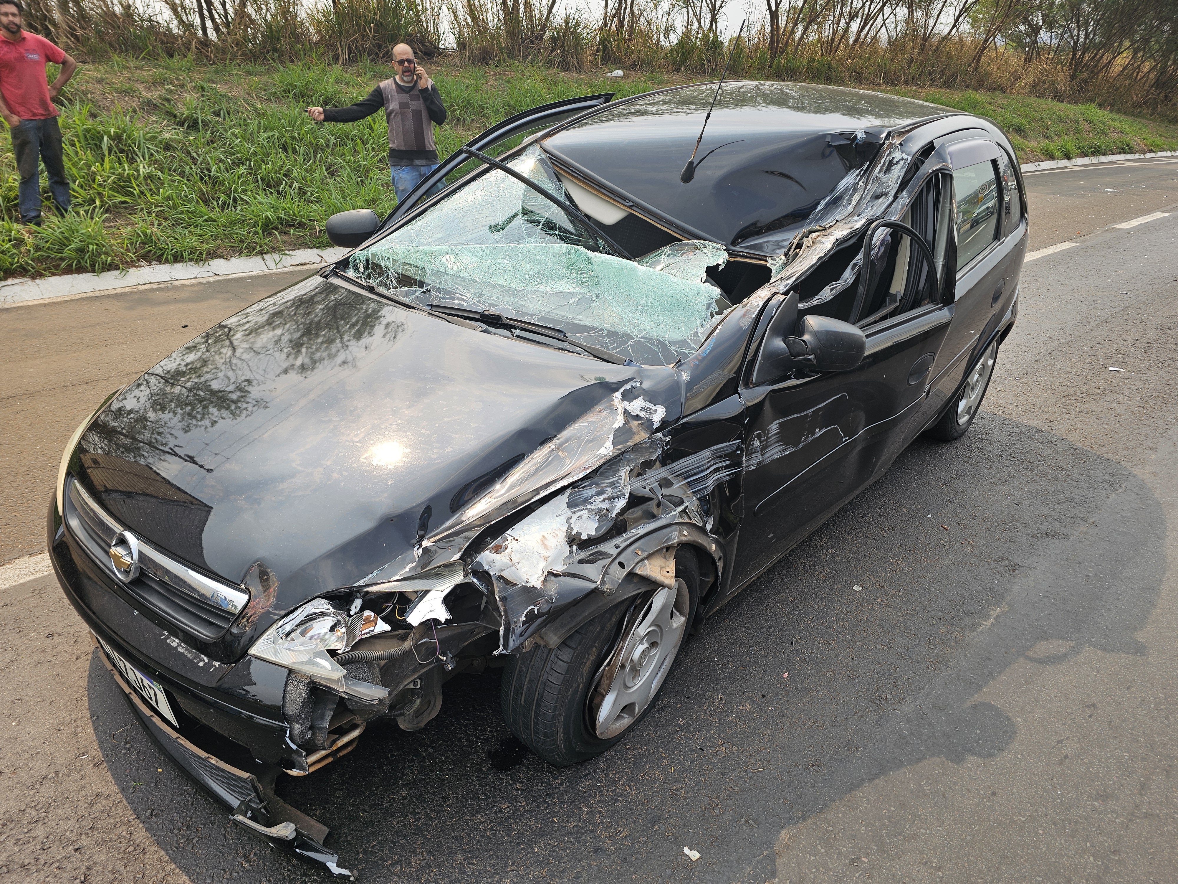 Motorista de automóvel provoca acidente grave na rodovia BR-376