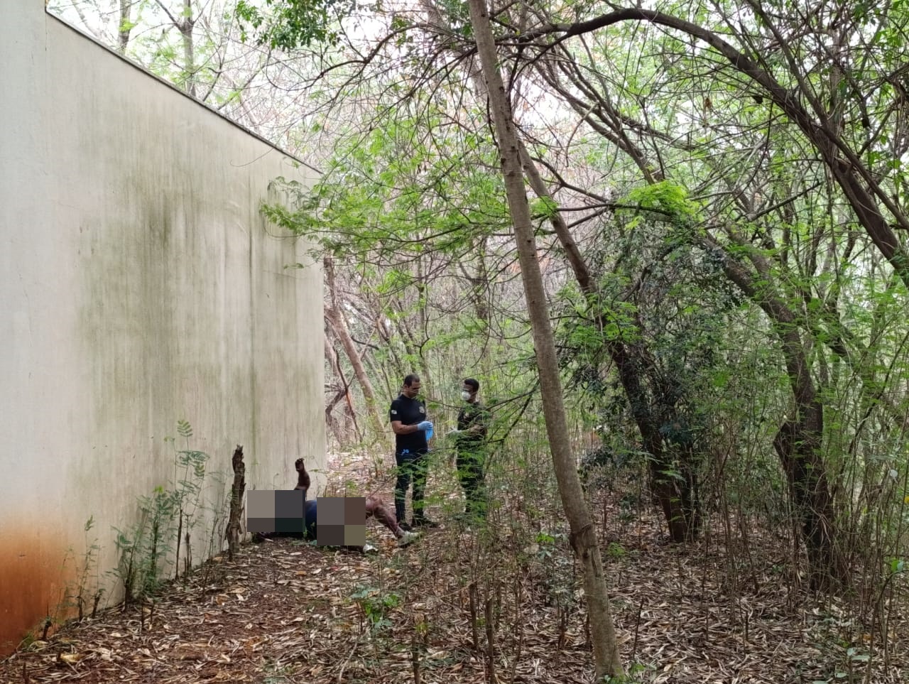 Cadáver é encontrado em fundo de vale ao lado da UPA Zona Sul